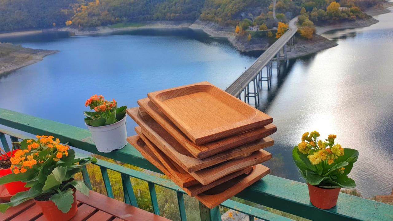 La Terrazza Sul Lago Turano Кастель-ди-Тора Экстерьер фото