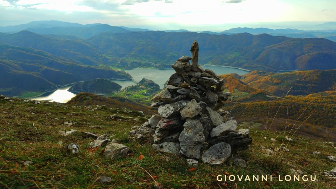 La Terrazza Sul Lago Turano Кастель-ди-Тора Экстерьер фото
