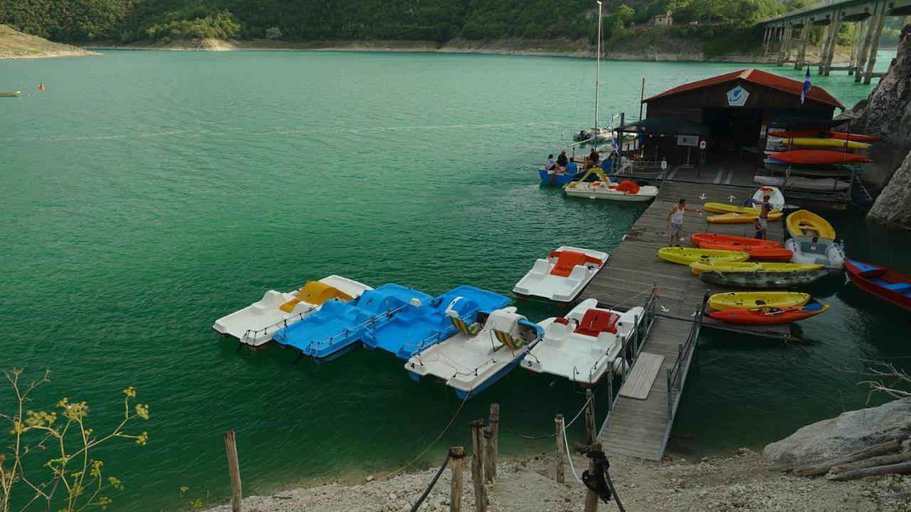 La Terrazza Sul Lago Turano Кастель-ди-Тора Экстерьер фото