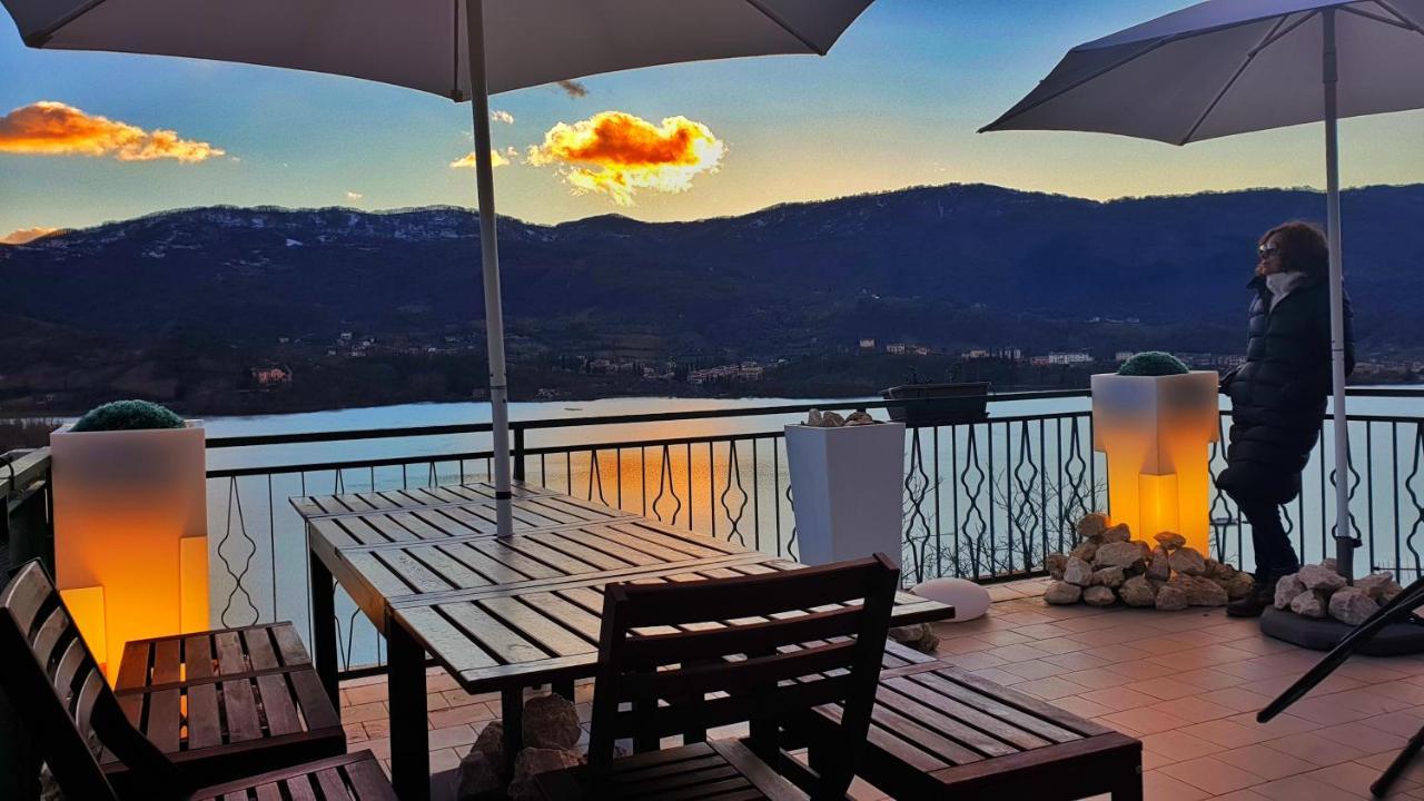 La Terrazza Sul Lago Turano Кастель-ди-Тора Экстерьер фото
