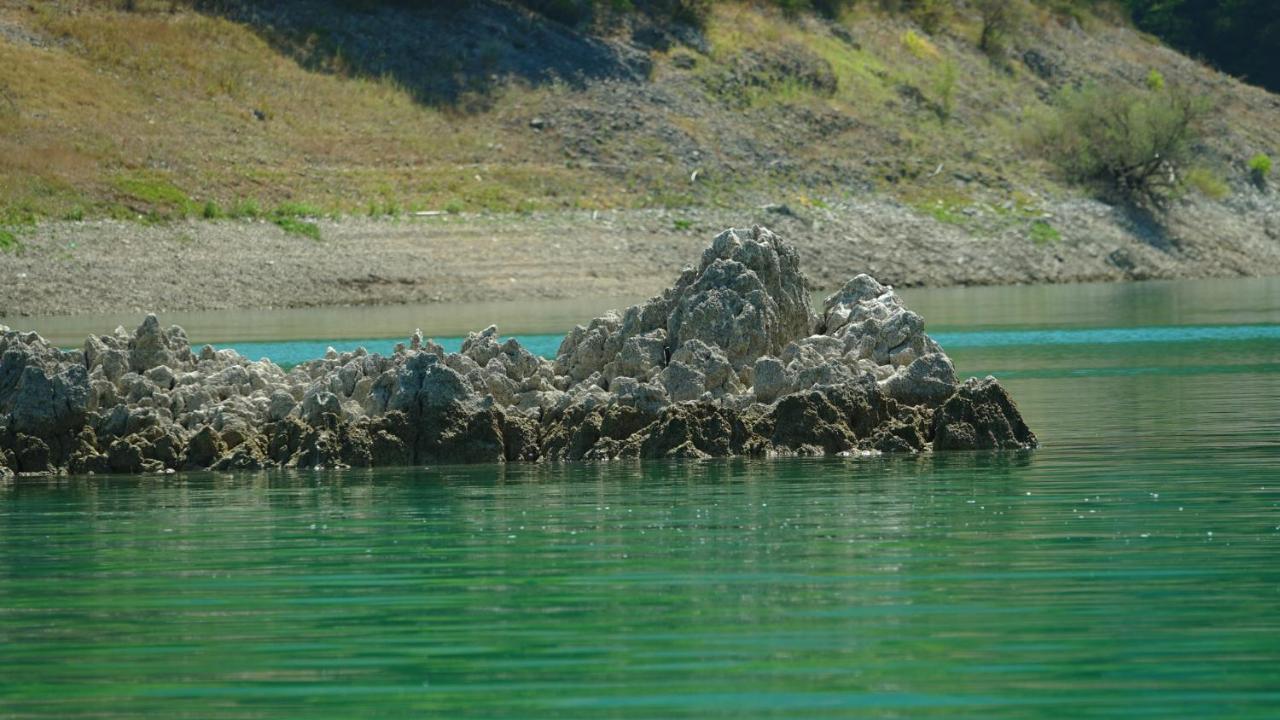 La Terrazza Sul Lago Turano Кастель-ди-Тора Экстерьер фото