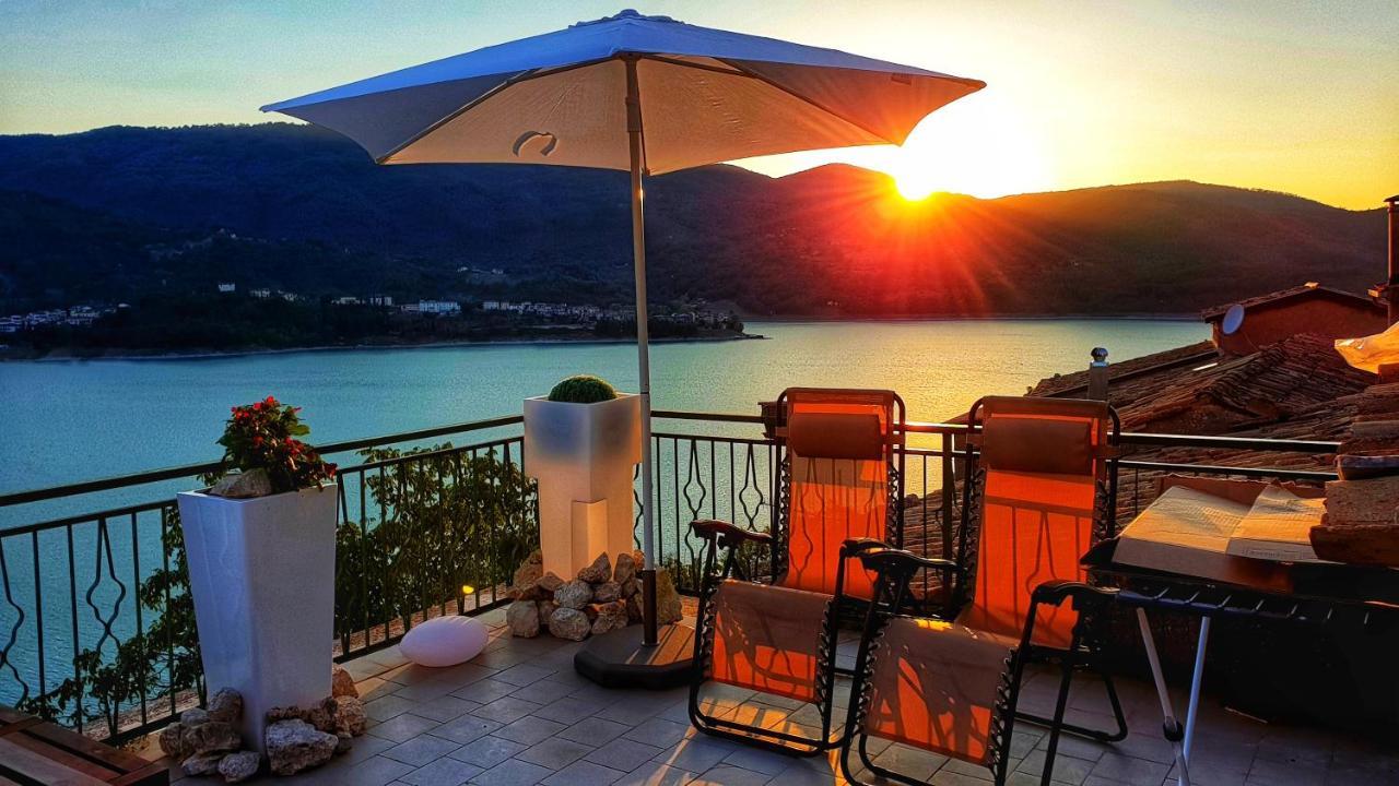La Terrazza Sul Lago Turano Кастель-ди-Тора Экстерьер фото
