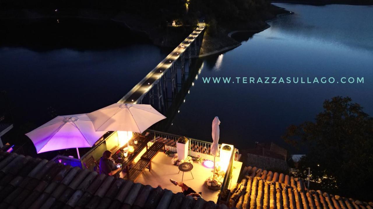 La Terrazza Sul Lago Turano Кастель-ди-Тора Экстерьер фото